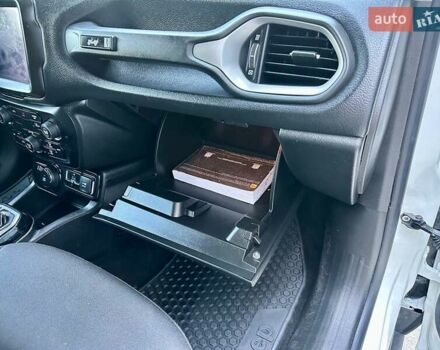 Білий Джип Ренегат, об'ємом двигуна 2.4 л та пробігом 92 тис. км за 13999 $, фото 123 на Automoto.ua