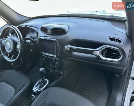 Білий Джип Ренегат, об'ємом двигуна 2.4 л та пробігом 92 тис. км за 13999 $, фото 121 на Automoto.ua
