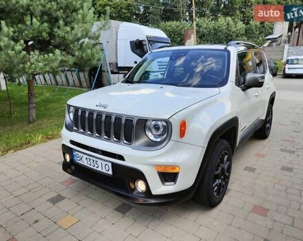 Белый Джип Ренегат, объемом двигателя 1.33 л и пробегом 37 тыс. км за 18500 $, фото 1 на Automoto.ua