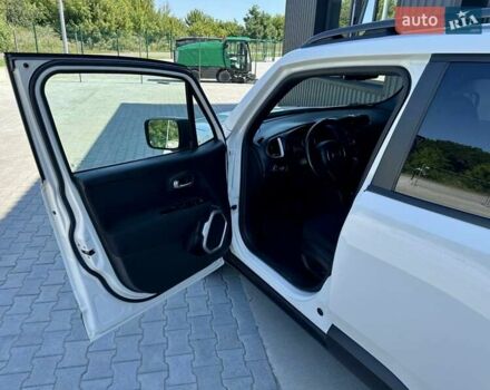 Білий Джип Ренегат, об'ємом двигуна 2.4 л та пробігом 92 тис. км за 13999 $, фото 69 на Automoto.ua