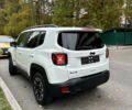 Джип Ренегат 2023 в Броварах на Automoto.ua Белый Джип Ренегат, объемом двигателя 0 л и пробегом 27 тыс. км за 18500 $, фото 5 на Automoto.ua