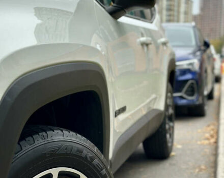 Джип Ренегат 2023 в Броварах на Automoto.ua Белый Джип Ренегат, объемом двигателя 0 л и пробегом 27 тыс. км за 18500 $, фото 13 на Automoto.ua