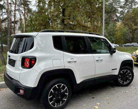 Джип Ренегат 2023 в Броварах на Automoto.ua Белый Джип Ренегат, объемом двигателя 0 л и пробегом 27 тыс. км за 18500 $, фото 8 на Automoto.ua