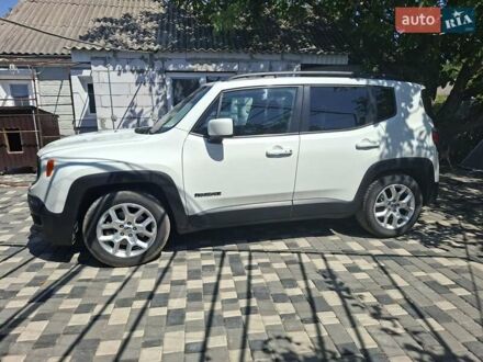 Джип Ренегат 2016 в Южноукраинске на Automoto.ua Белый Джип Ренегат, объемом двигателя 2.36 л и пробегом 84 тыс. км за 12500 $, фото 1 на Automoto.ua