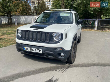 Белый Джип Ренегат, объемом двигателя 2.36 л и пробегом 155 тыс. км за 14000 $, фото 1 на Automoto.ua