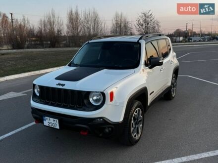 Белый Джип Ренегат, объемом двигателя 2.36 л и пробегом 143 тыс. км за 12600 $, фото 1 на Automoto.ua