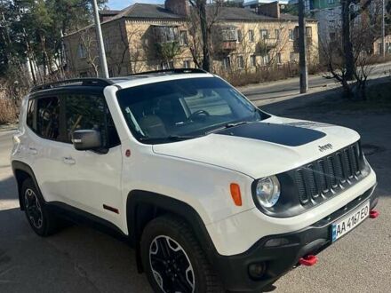 Джип Ренегат 2016 в Киеве на Automoto.ua Белый Джип Ренегат, объемом двигателя 2.36 л и пробегом 145 тыс. км за 13700 $, фото 1 на Automoto.ua