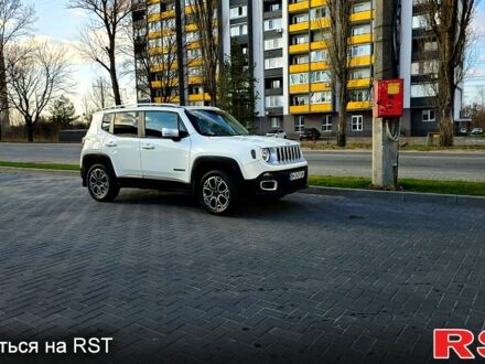 Джип Ренегат 2016 в Киеве на Automoto.ua Белый Джип Ренегат, объемом двигателя 2.4 л и пробегом 141 тыс. км за 15800 $, фото 1 на Automoto.ua