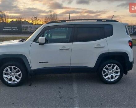 Белый Джип Ренегат, объемом двигателя 2.36 л и пробегом 147 тыс. км за 14000 $, фото 1 на Automoto.ua