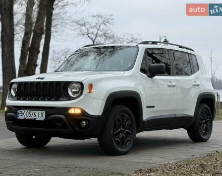 Белый Джип Ренегат, объемом двигателя 2.4 л и пробегом 150 тыс. км за 11999 $, фото 1 на Automoto.ua