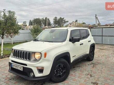 Белый Джип Ренегат, объемом двигателя 2.36 л и пробегом 54 тыс. км за 15400 $, фото 1 на Automoto.ua