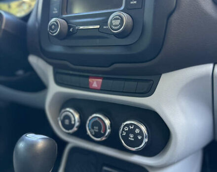 Бежевий Джип Ренегат, об'ємом двигуна 2.4 л та пробігом 83 тис. км за 12450 $, фото 20 на Automoto.ua