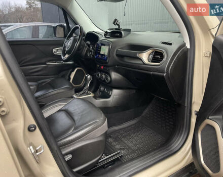 Бежевый Джип Ренегат, объемом двигателя 2.36 л и пробегом 185 тыс. км за 10700 $, фото 8 на Automoto.ua