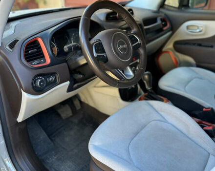 Бежевий Джип Ренегат, об'ємом двигуна 2.4 л та пробігом 83 тис. км за 12450 $, фото 8 на Automoto.ua