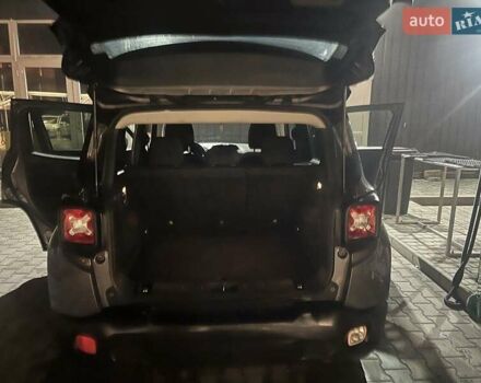 Черный Джип Ренегат, объемом двигателя 2.36 л и пробегом 150 тыс. км за 13000 $, фото 3 на Automoto.ua