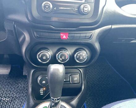 Чорний Джип Ренегат, об'ємом двигуна 2.36 л та пробігом 137 тис. км за 11000 $, фото 10 на Automoto.ua