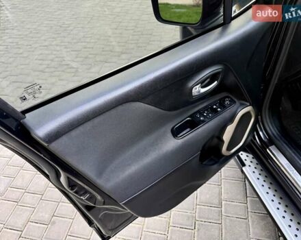 Джип Ренегат 2015 в Одессе на Automoto.ua Черный Джип Ренегат, объемом двигателя 2.36 л и пробегом 160 тыс. км за 11800 $, фото 30 на Automoto.ua