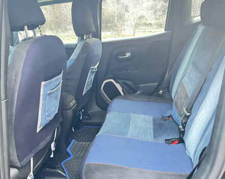 Чорний Джип Ренегат, об'ємом двигуна 2.36 л та пробігом 137 тис. км за 11000 $, фото 7 на Automoto.ua