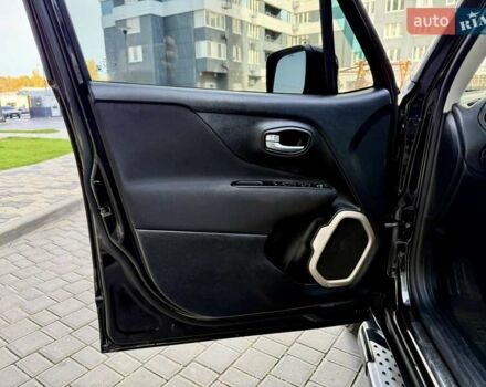 Джип Ренегат 2015 в Одессе на Automoto.ua Черный Джип Ренегат, объемом двигателя 2.36 л и пробегом 160 тыс. км за 11800 $, фото 31 на Automoto.ua