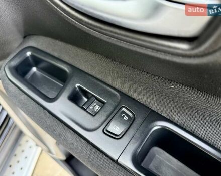 Джип Ренегат 2015 в Одессе на Automoto.ua Черный Джип Ренегат, объемом двигателя 2.36 л и пробегом 160 тыс. км за 11800 $, фото 43 на Automoto.ua