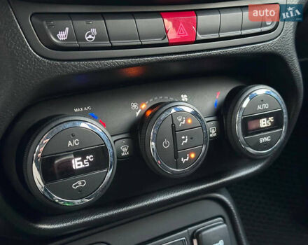 Джип Ренегат 2015 у Києві на Automoto.ua Чорний Джип Ренегат, об'ємом двигуна 2.4 л та пробігом 96 тис. км за 12600 $, фото 26 на Automoto.ua