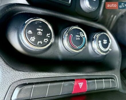 Джип Ренегат 2015 в Одессе на Automoto.ua Черный Джип Ренегат, объемом двигателя 2.36 л и пробегом 160 тыс. км за 11800 $, фото 48 на Automoto.ua