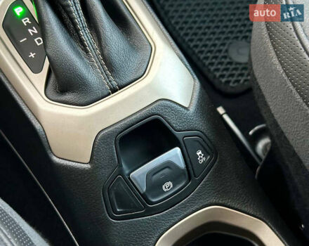 Джип Ренегат 2015 у Києві на Automoto.ua Чорний Джип Ренегат, об'ємом двигуна 2.4 л та пробігом 96 тис. км за 12600 $, фото 29 на Automoto.ua