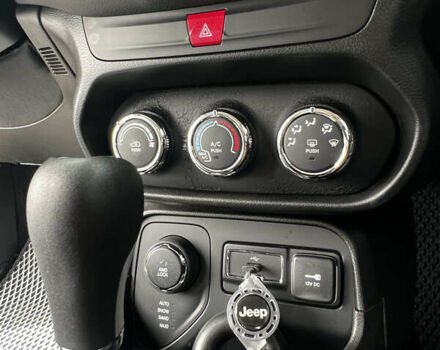 Джип Ренегат 2016 в Днепре (Днепропетровске) на Automoto.ua Черный Джип Ренегат, объемом двигателя 2.4 л и пробегом 120 тыс. км за 13500 $, фото 26 на Automoto.ua