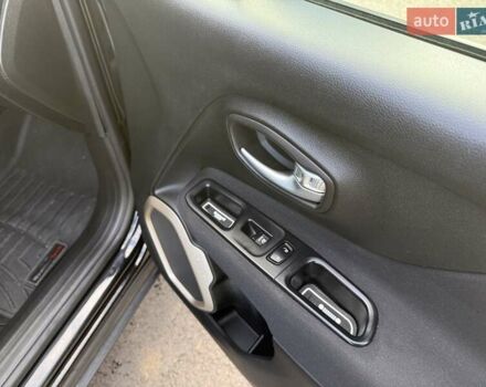 Черный Джип Ренегат, объемом двигателя 2.36 л и пробегом 190 тыс. км за 11800 $, фото 39 на Automoto.ua