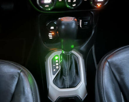 Джип Ренегат 2016 в Броварах на Automoto.ua Черный Джип Ренегат, объемом двигателя 2.36 л и пробегом 148 тыс. км за 11500 $, фото 14 на Automoto.ua