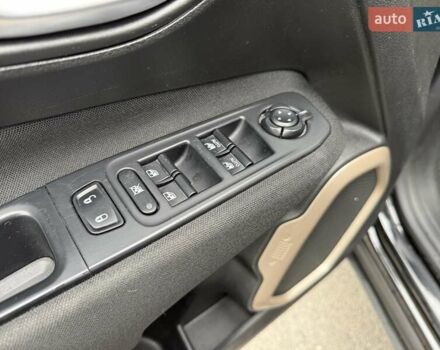 Чорний Джип Ренегат, об'ємом двигуна 2.36 л та пробігом 120 тис. км за 13500 $, фото 22 на Automoto.ua