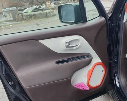 Джип Ренегат 2016 в Виннице на Automoto.ua Черный Джип Ренегат, объемом двигателя 2.4 л и пробегом 99 тыс. км за 12800 $, фото 7 на Automoto.ua