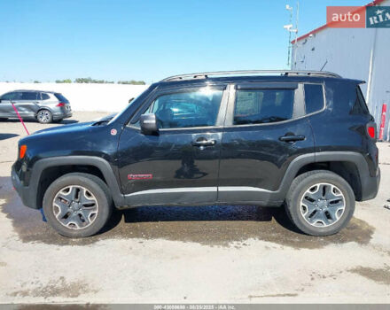 Чорний Джип Ренегат, об'ємом двигуна 2.4 л та пробігом 162 тис. км за 1500 $, фото 12 на Automoto.ua