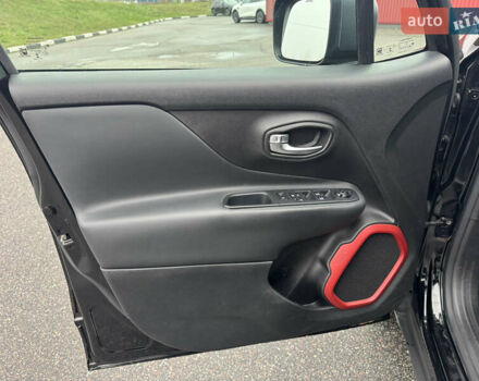 Чорний Джип Ренегат, об'ємом двигуна 2.4 л та пробігом 155 тис. км за 12800 $, фото 32 на Automoto.ua