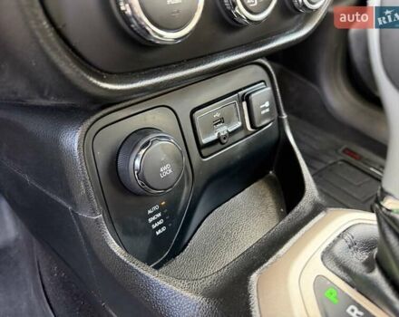 Черный Джип Ренегат, объемом двигателя 2.36 л и пробегом 190 тыс. км за 11800 $, фото 28 на Automoto.ua