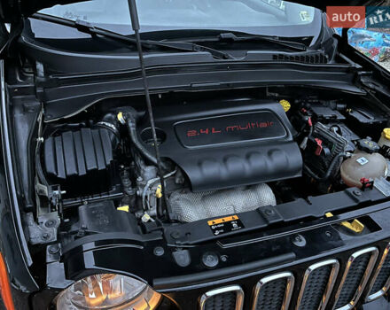 Джип Ренегат 2016 в Броварах на Automoto.ua Черный Джип Ренегат, объемом двигателя 2.36 л и пробегом 148 тыс. км за 11500 $, фото 19 на Automoto.ua