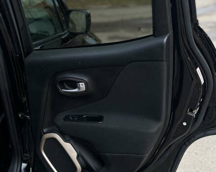 Джип Ренегат 2017 в Броварах на Automoto.ua Черный Джип Ренегат, объемом двигателя 2.4 л и пробегом 76 тыс. км за 12400 $, фото 16 на Automoto.ua