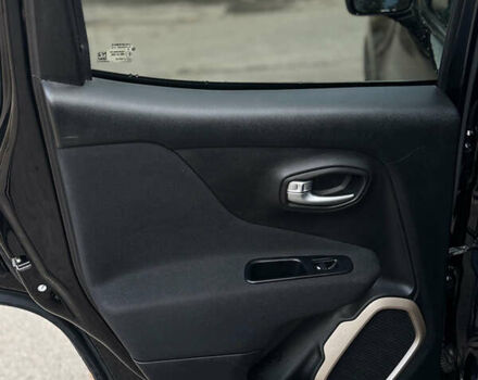 Джип Ренегат 2017 в Броварах на Automoto.ua Черный Джип Ренегат, объемом двигателя 2.4 л и пробегом 76 тыс. км за 12400 $, фото 18 на Automoto.ua