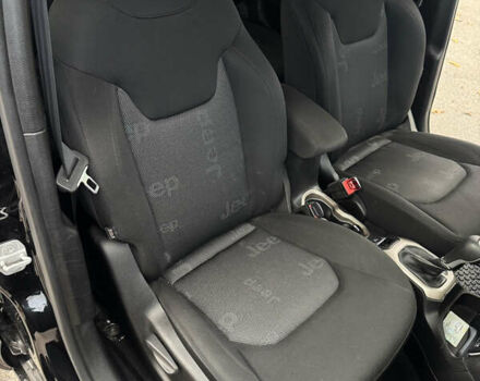 Джип Ренегат 2017 в Броварах на Automoto.ua Черный Джип Ренегат, объемом двигателя 2.4 л и пробегом 76 тыс. км за 12400 $, фото 14 на Automoto.ua