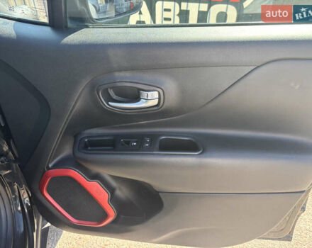 Черный Джип Ренегат, объемом двигателя 2.36 л и пробегом 95 тыс. км за 16000 $, фото 13 на Automoto.ua