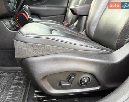 Чорний Джип Ренегат, об'ємом двигуна 2.36 л та пробігом 97 тис. км за 16100 $, фото 18 на Automoto.ua