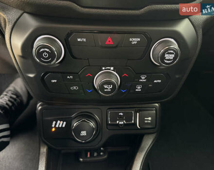 Чорний Джип Ренегат, об'ємом двигуна 2.4 л та пробігом 143 тис. км за 13500 $, фото 41 на Automoto.ua