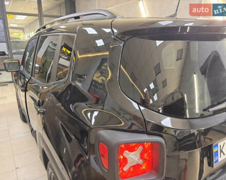 Джип Ренегат 2018 в Киеве на Automoto.ua Черный Джип Ренегат, объемом двигателя 2.36 л и пробегом 82 тыс. км за 11500 $, фото 5 на Automoto.ua