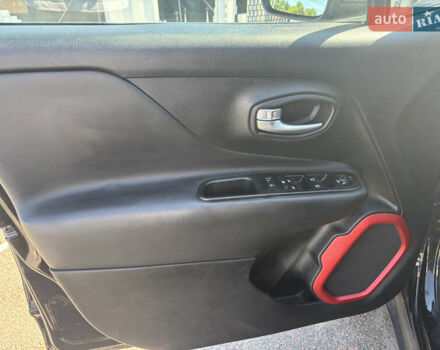 Черный Джип Ренегат, объемом двигателя 2.36 л и пробегом 95 тыс. км за 16000 $, фото 6 на Automoto.ua