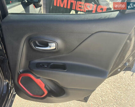 Черный Джип Ренегат, объемом двигателя 2.36 л и пробегом 95 тыс. км за 16000 $, фото 11 на Automoto.ua