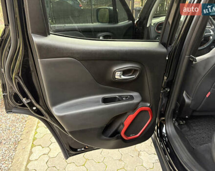 Чорний Джип Ренегат, об'ємом двигуна 2.36 л та пробігом 97 тис. км за 16100 $, фото 32 на Automoto.ua