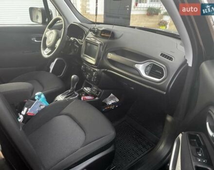 Чорний Джип Ренегат, об'ємом двигуна 2.36 л та пробігом 71 тис. км за 13999 $, фото 11 на Automoto.ua