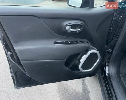 Джип Ренегат 2020 в Одессе на Automoto.ua Черный Джип Ренегат, объемом двигателя 2.4 л и пробегом 102 тыс. км за 13999 $, фото 10 на Automoto.ua