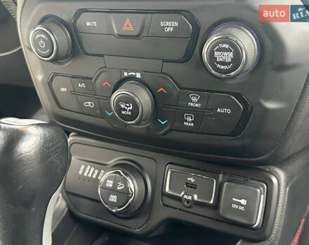 Коричневый Джип Ренегат, объемом двигателя 1.3 л и пробегом 157 тыс. км за 16400 $, фото 44 на Automoto.ua