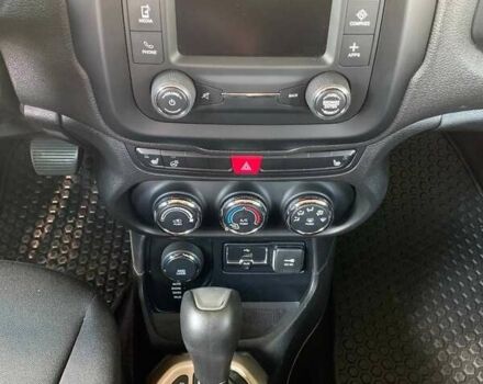 Красный Джип Ренегат, объемом двигателя 2.36 л и пробегом 200 тыс. км за 11300 $, фото 7 на Automoto.ua